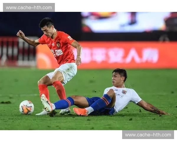 双雄逐鹿，巅峰再现：锁定恒大vs鲁能直播，见证中国足球的史诗博弈